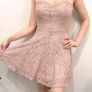 Elegant Lace Strapless Dress in Pink